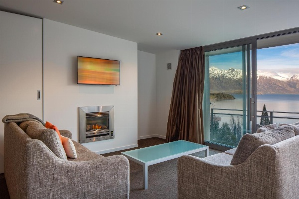 Highview Apartments image 7